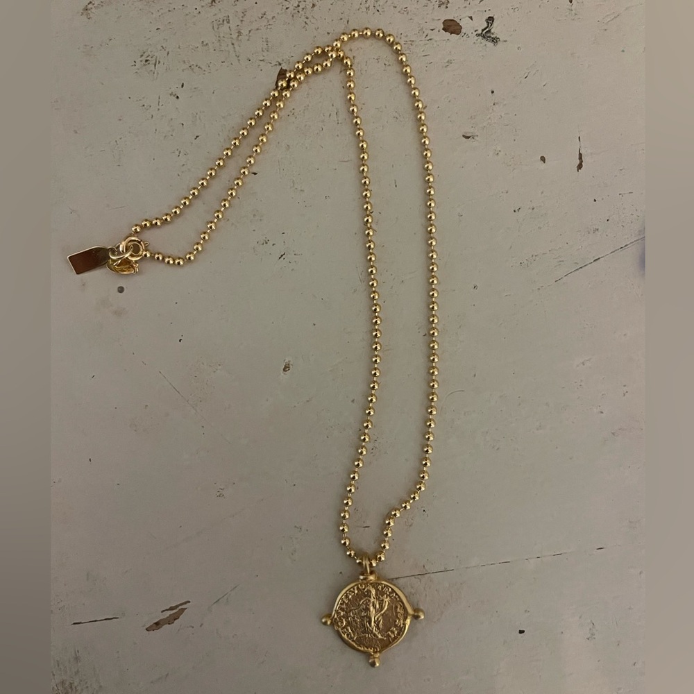 Electric Picks Roman necklace